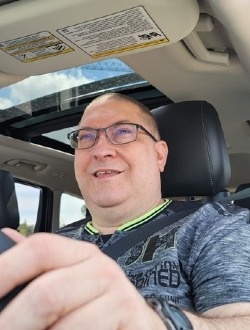 Martin's profile, a single 46-year-old a man in Montréal