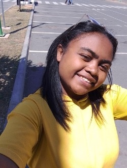 Maya's profile, a single 20-year-old a woman in Antananarivo