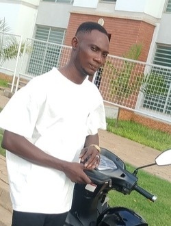 Oscar's profile, a single 28-year-old a man in Abomey-Calavi