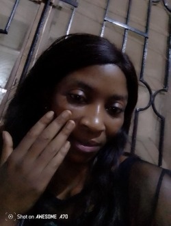 Adèle's profile, a single 28-year-old a woman in Abang