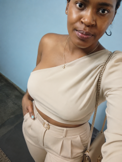 Flavie's profile, a single 29-year-old a woman in Yaoundé