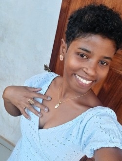 Francisca's profile, a single 27-year-old a woman in 1ER Arrondissement