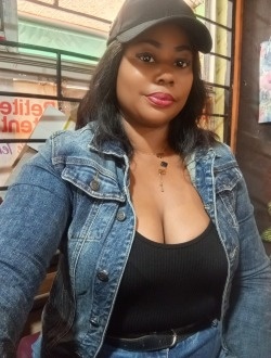Princesse's profile, a single 39-year-old a woman in Yaoundé
