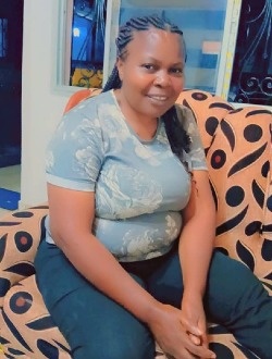 Gisèle's profile, a single 52-year-old a woman in Aboué
