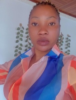 Hélène's profile, a single 33-year-old a woman in Yaoundé