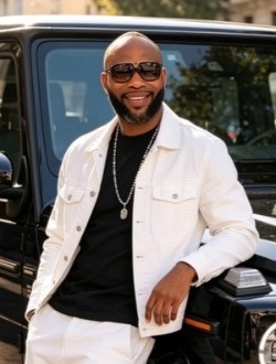 Robert's profile, a single 48-year-old a man in Port Harcourt