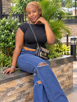 Ariane's profile, a single 22-year-old a woman in Yaoundé