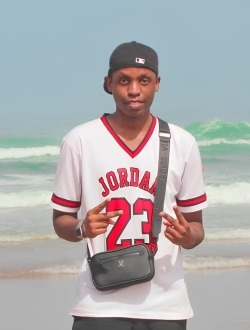 Khaled's profile, a single 22-year-old a man in Moroni