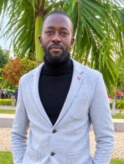 Max's profile, a single 33-year-old a man in Dakar-Marine