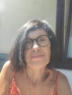 Hana's profile, a single 63-year-old a woman in Saint-Marcel