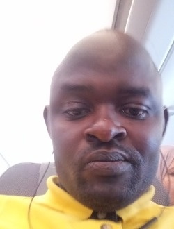 Simphorien's profile, a single 39-year-old a man in Trois-Rives