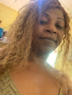 Divine's profile, a single 50-year-old a woman in Yaoundé