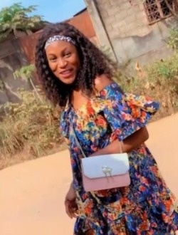 Therese's profile, a single 27-year-old a woman in Yaoundé