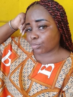 Blonde's profile, a single 28-year-old a woman in Douala