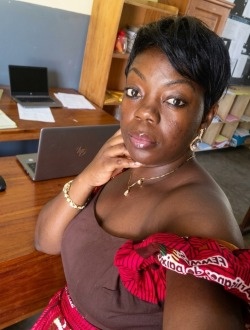 Estelle's profile, a single 33-year-old a woman in Yaoundé