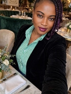 Laur's profile, a single 31-year-old a woman in Abang
