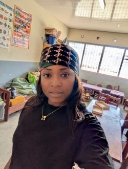 Aline's profile, a single 27-year-old a woman in Yaoundé
