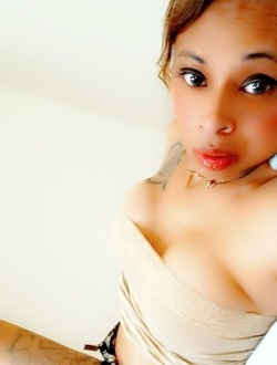 Mia's profile, a single 28-year-old a woman in Gilroy