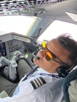 Fer's profile, a single 56-year-old a man in San Salvador