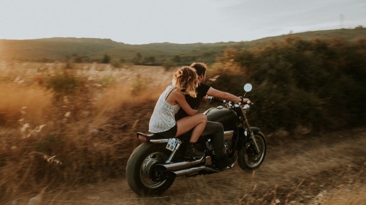 5 Signs Your Relationship Is Moving Too Fast and the Value of Slowing Down